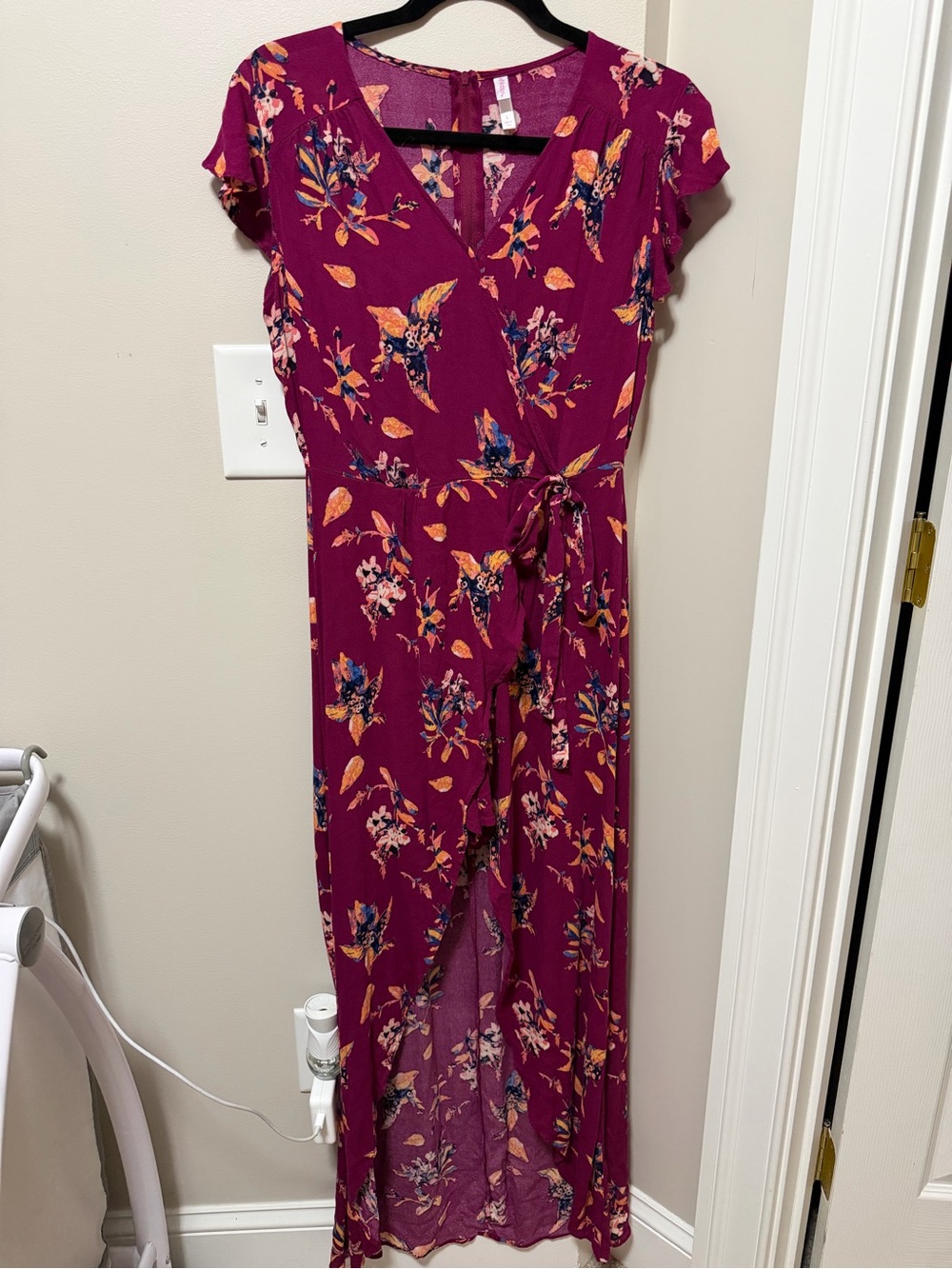 Xhilaration Plum Floral V-Neck Dress